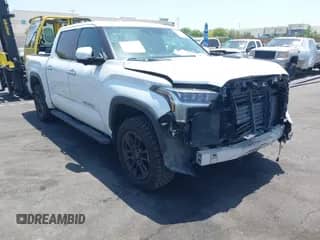 2023 Toyota Tundra Limited Hybrid z VIN 5TFJC5DBXPX037076, wystawiony jako IAAI lot #42324604 z przebiegiem 39 900 mil mil oraz . Historia ofert i sprzedaży dostępna na DreamBid. Obrazek 1.