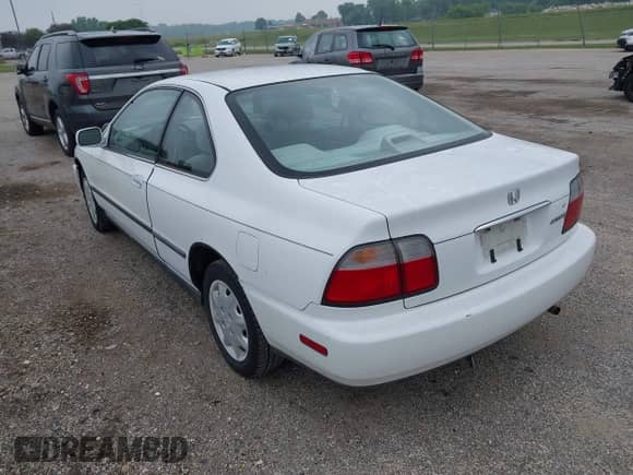 1997 Honda Accord LX с VIN 1HGCD7231VA005258, выставлен на аукционе IAAI как лот 42392761 с пробегом 127 740 миль миль и . История ставок и продаж доступна на DreamBid. Изображение 3.