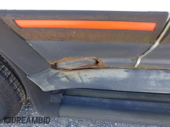 1994 Ford Explorer Eddie Bauer с VIN 1FMCU24X8RUC83284, выставлен на аукционе IAAI как лот 42634506 с пробегом 207 939 миль миль и . История ставок и продаж доступна на DreamBid. Изображение 18.