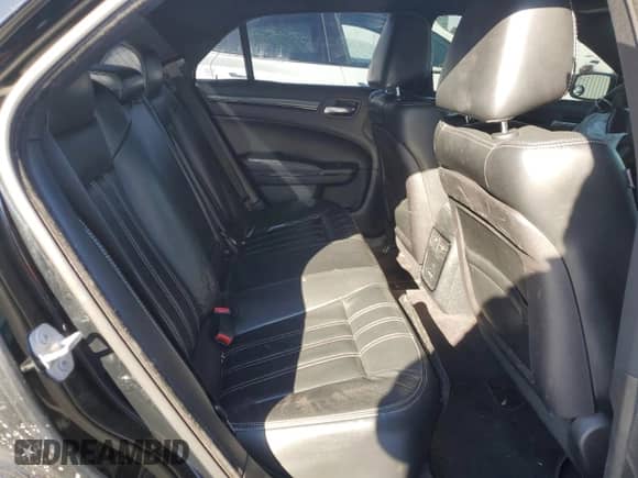 2016 Chrysler 300 S Alloy Edition с VIN 2C3CCABGXGH294392, выставлен на аукционе Copart как лот 42545435 с пробегом 175 812 миль миль и Списание • Salvage title. История ставок и продаж доступна на DreamBid. Изображение 10.