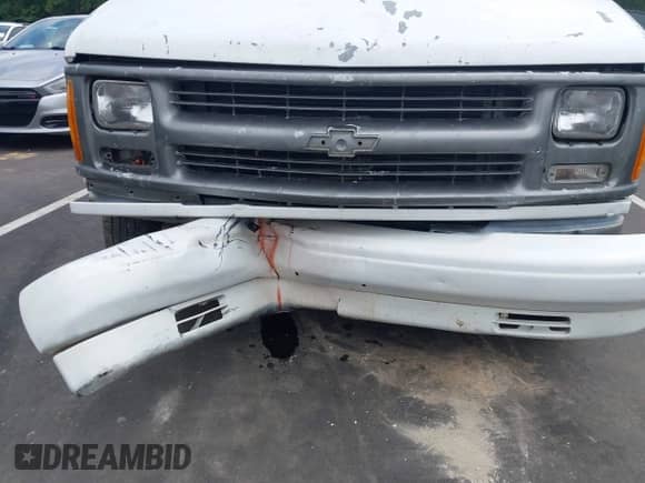 1999 Chevrolet Express Cargo с VIN 1GCFG15W9X1145423, выставлен на аукционе IAAI как лот 43036450 с пробегом 318 623 миль миль и . История ставок и продаж доступна на DreamBid. Изображение 6.