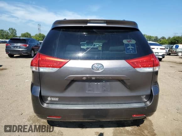 2011 Toyota Sienna LE AAS with VIN 5TDKK3DC3BS059066, listed as a Copart auction lot 71255895 with 162,739 mi miles and Salvage title. Bid and sale history available at DreamBid. Image 6.