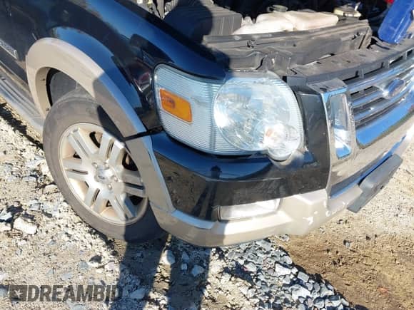 2008 Ford Explorer Eddie Bauer z VIN 1FMEU74E08UA84720, wystawiony jako IAAI lot #43355789 z przebiegiem 225 077 mil mil oraz . Historia ofert i sprzedaży dostępna na DreamBid. Obrazek 6.