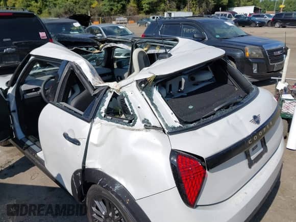 2025 MINI Hardtop with VIN WMW43GD06S2X37266, listed as a IAAI auction lot 43222200 with 1,853 mi miles and . Bid and sale history available at DreamBid. Image 19.