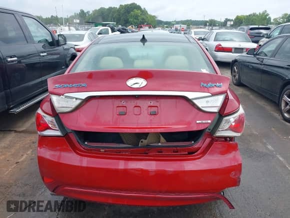 2013 Hyundai Sonata с VIN KMHEC4A45DA065993, выставлен на аукционе IAAI как лот 42664137 с пробегом 150 727 миль миль и . История ставок и продаж доступна на DreamBid. Изображение 16.