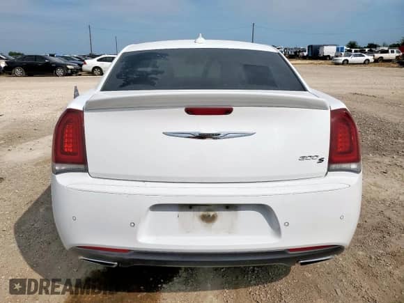 2018 Chrysler 300 S z VIN 2C3CCABG3JH266733, wystawiony jako Copart lot #71103235 z przebiegiem 87 985 mil mil oraz Szkoda całkowita • Salvage title. Historia ofert i sprzedaży dostępna na DreamBid. Obrazek 6.