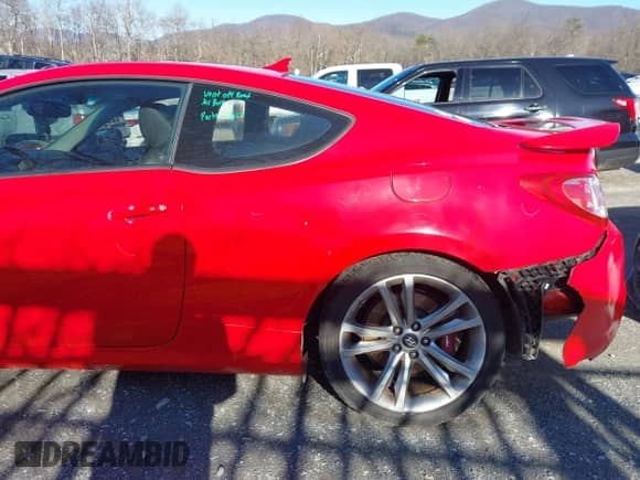 2010 Hyundai Genesis Coupe Grand Touring с VIN KMHHU6KH1AU021877, выставлен на аукционе IAAI как лот 41519831 с пробегом 54 249 миль миль и . История ставок и продаж доступна на DreamBid. Изображение 14.