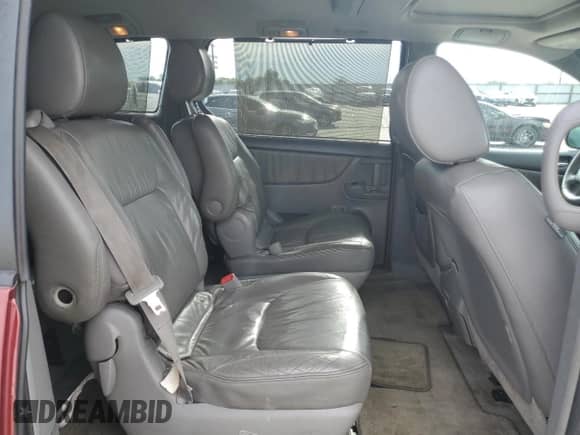 2010 Toyota Sienna XLE с VIN 5TDYK4CC1AS342159, выставлен на аукционе Copart как лот 84412115 с пробегом 214 042 миль миль и Списание • Salvage title. История ставок и продаж доступна на DreamBid. Изображение 11.