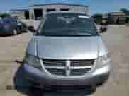 2007 Dodge Caravan SE z VIN 1D4GP25R97B101696, wystawiony jako Copart lot #80387895 z przebiegiem 149 731 mil mil oraz Czysty tytuł • Clean title. Historia ofert i sprzedaży dostępna na DreamBid. Obrazek 5.