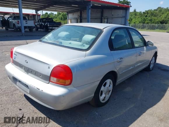 2000 Hyundai Sonata z VIN KMHWF25V6YA230099, wystawiony jako IAAI lot #43149531 z przebiegiem 118 678 mil mil oraz . Historia ofert i sprzedaży dostępna na DreamBid. Obrazek 4.