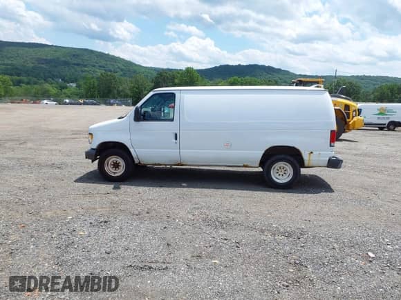 2007 Ford Econoline Cargo Commercial with VIN 1FTNE24W87DB00058, listed as a IAAI auction lot 42342560 with 283,309 mi miles and . Bid and sale history available at DreamBid. Image 14.