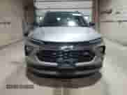 2024 Chevrolet TrailBlazer RS z VIN KL79MUSL2RB191655, wystawiony jako Copart lot #71953975 z przebiegiem 38 451 mil mil oraz Czysty tytuł • Clean title. Historia ofert i sprzedaży dostępna na DreamBid. Obrazek 5.