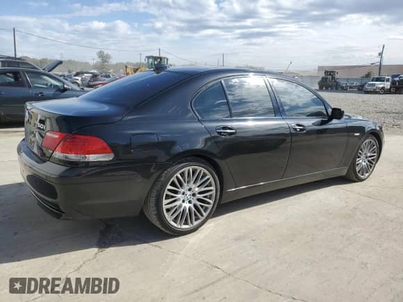 2008 BMW 7 Series 750i with VIN WBAHL83518DT14175, listed as a Copart auction lot 76241764 with 166,539 mi miles and Clean title. Bid and sale history available at DreamBid. Image 3.