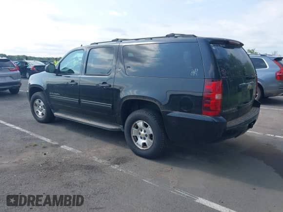 2010 Chevrolet Suburban LT z VIN 1GNUKJE32AR225710, wystawiony jako IAAI lot #42798462 z przebiegiem Nie podano mil oraz . Historia ofert i sprzedaży dostępna na DreamBid. Obrazek 3.