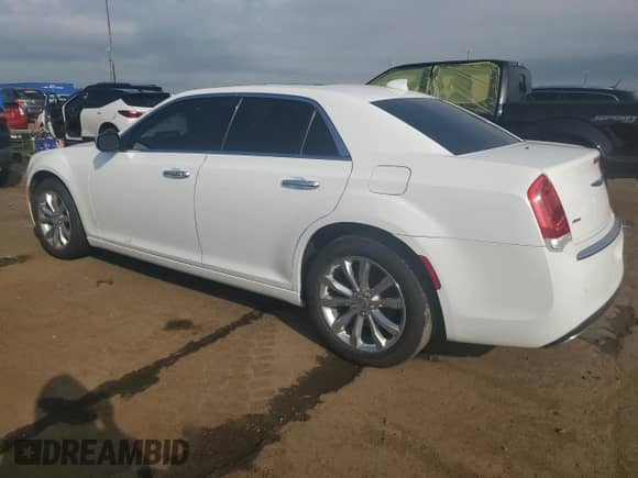 2017 Chrysler 300 C с VIN 2C3CCAKGXHH582558, выставлен на аукционе Copart как лот 62297955 с пробегом 94 356 миль миль и Списание • Salvage title. История ставок и продаж доступна на DreamBid. Изображение 2.
