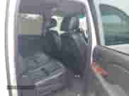 2010 Chevrolet Suburban LT z VIN 1GNUCJE01AR199247, wystawiony jako IAAI lot #42365497 z przebiegiem 289 944 mil mil oraz . Historia ofert i sprzedaży dostępna na DreamBid. Obrazek 8.