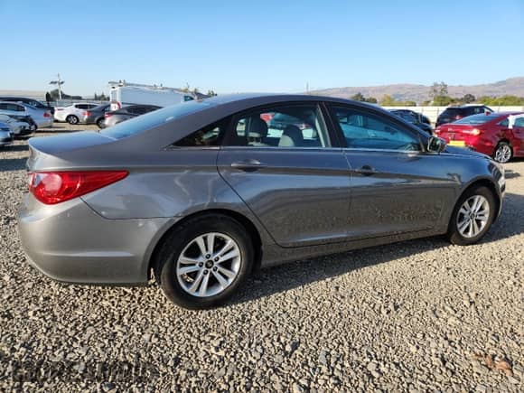 2013 Hyundai Sonata GLS with VIN 5NPEB4AC7DH734904, listed as a Copart auction lot 89723885 with 134,550 mi miles and Salvage title. Bid and sale history available at DreamBid. Image 3.