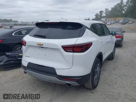 2025 Chevrolet Blazer LT z VIN 3GNKBCR49SS195786, wystawiony jako IAAI lot #42902656 z przebiegiem 2 929 mil mil oraz . Historia ofert i sprzedaży dostępna na DreamBid. Obrazek 4.