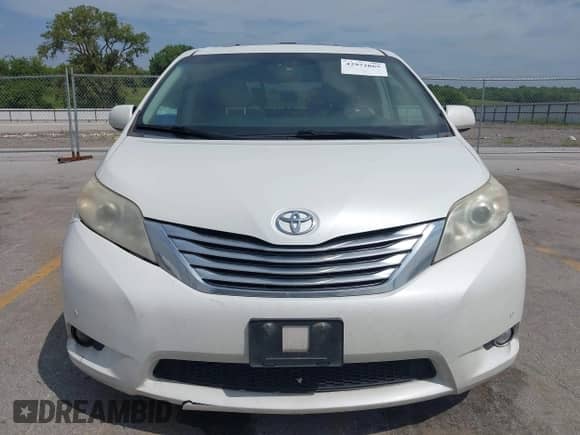 2011 Toyota Sienna XLE AAS with VIN 5TDYK3DC1BS077317, listed as a IAAI auction lot 42972865 with 314,983 mi miles and . Bid and sale history available at DreamBid. Image 12.