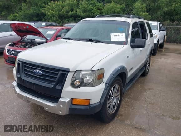 2008 Ford Explorer XLT с VIN 1FMEU63848UA58899, выставлен на аукционе IAAI как лот 42465422 с пробегом 205 889 миль миль и . История ставок и продаж доступна на DreamBid. Изображение 6.