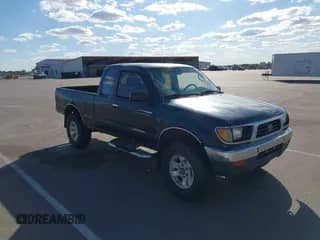 1997 Toyota Tacoma z VIN 4TAWM72NXVZ325494, wystawiony jako IAAI lot #43390145 z przebiegiem 209 638 mil mil oraz . Historia ofert i sprzedaży dostępna na DreamBid. Obrazek 1.
