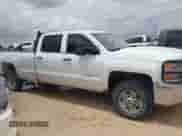 2018 Chevrolet Silverado 2500HD Work Truck z VIN 1GC1CUEG7JF125438, wystawiony jako IAAI lot #42549199 z przebiegiem 301 899 mil mil oraz . Historia ofert i sprzedaży dostępna na DreamBid. Obrazek 11.