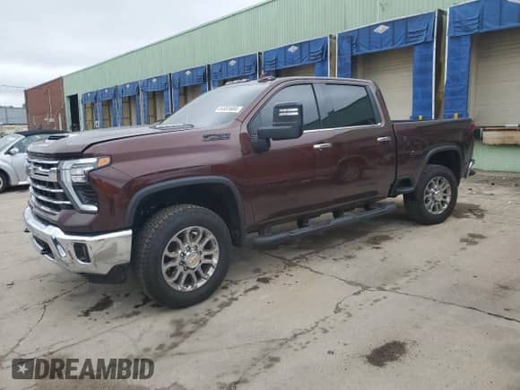 2024 Chevrolet Silverado 3500HD LTZ z VIN 1GC4YUEYXRF318878, wystawiony jako Copart lot #64883684 z przebiegiem 3 837 mil mil oraz Szkoda całkowita • Salvage title. Historia ofert i sprzedaży dostępna na DreamBid. Obrazek 1.