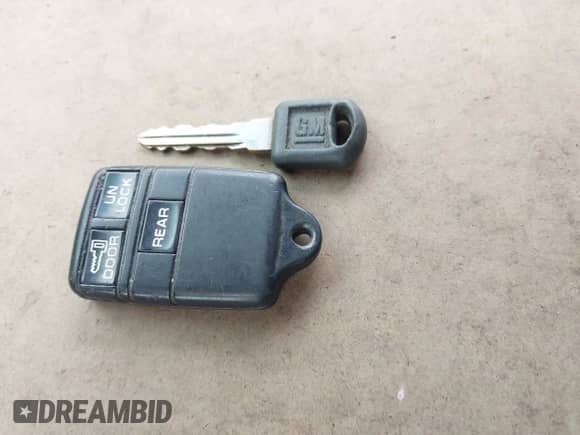 1995 Chevrolet Suburban with VIN 1GNEC16K3SJ381424, listed as a IAAI auction lot 42300584 with 128,745 mi miles and . Bid and sale history available at DreamBid. Image 11.