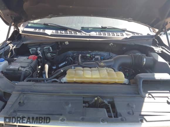 2020 Ford F-150 XLT z VIN 1FTEW1CP7LFA08701, wystawiony jako IAAI lot #43251685 z przebiegiem 94 333 mil mil oraz . Historia ofert i sprzedaży dostępna na DreamBid. Obrazek 10.