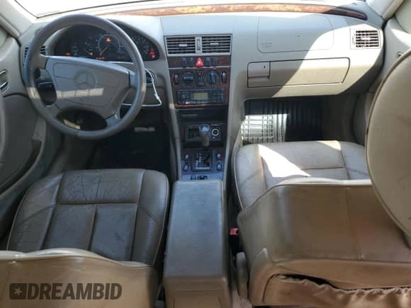 1999 Mercedes-Benz C 230/260/280/320 z VIN WDBHA24GXXA705698, wystawiony jako Copart lot #54093535 z przebiegiem 184 453 mil mil oraz Czysty tytuł • Clean title. Historia ofert i sprzedaży dostępna na DreamBid. Obrazek 8.