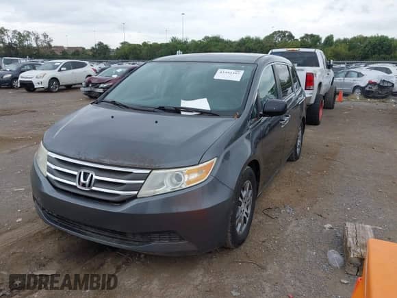 2013 Honda Odyssey EX с VIN 5FNRL5H43DB045122, выставлен на аукционе IAAI как лот 43392397 с пробегом 289 391 миль миль и . История ставок и продаж доступна на DreamBid. Изображение 6.