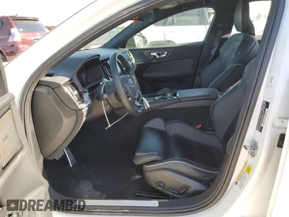 2022 Volvo S60 R-Design с VIN 7JRBR0FM9NG175811, выставлен на аукционе Copart как лот 52122245 с пробегом 35 122 миль миль и Чистый • Clean title. История ставок и продаж доступна на DreamBid. Изображение 7.