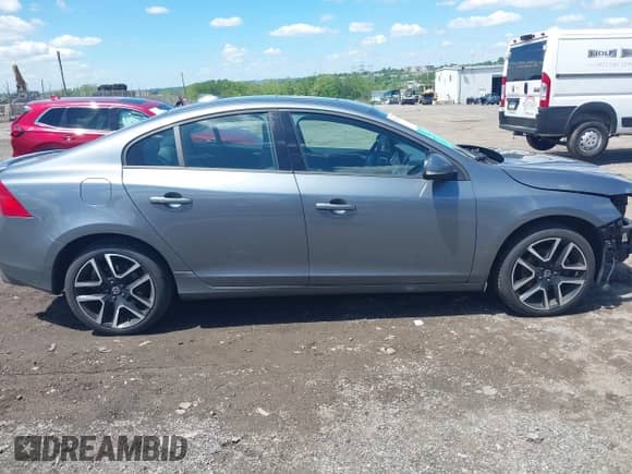2017 Volvo S60 Dynamic с VIN YV126MFL4H2432746, выставлен на аукционе IAAI как лот 42219365 с пробегом 169 504 миль миль и . История ставок и продаж доступна на DreamBid. Изображение 13.