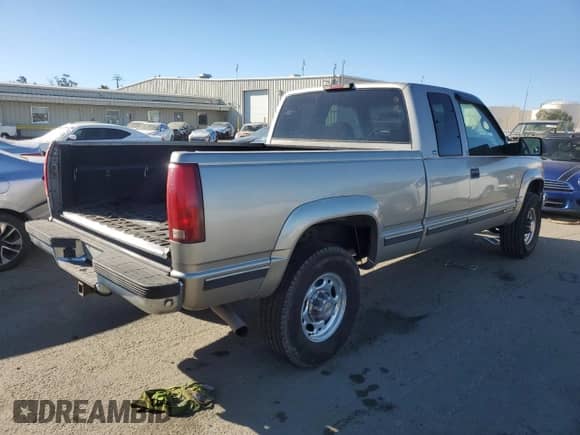 1998 Chevrolet Silverado 2500 с VIN 1GCGK29R8WE256016, выставлен на аукционе Copart как лот 89164785 с пробегом 191 040 миль миль и Чистый • Clean title. История ставок и продаж доступна на DreamBid. Изображение 3.