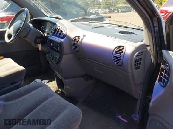 2000 Dodge Grand Caravan with VIN 1B4GP54G1YB559651, listed as a IAAI auction lot 40251476 with 145,034 mi miles and . Bid and sale history available at DreamBid. Image 5.