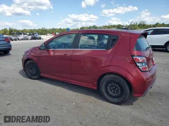 2018 Chevrolet Sonic Premier z VIN 1G1JF6SB7J4100605, wystawiony jako Copart lot #80635325 z przebiegiem Nie podano mil oraz Czysty tytuł • Clean title. Historia ofert i sprzedaży dostępna na DreamBid. Obrazek 2.