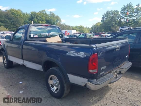 2003 Ford F-150 XL z VIN 1FTRF18263NA54847, wystawiony jako IAAI lot #43050454 z przebiegiem Nie podano mil oraz . Historia ofert i sprzedaży dostępna na DreamBid. Obrazek 3.