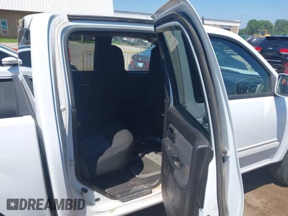 2010 Chevrolet Colorado 1LT z VIN 1GCDSCDE0A8102582, wystawiony jako IAAI lot #42459665 z przebiegiem 74 982 mil mil oraz . Historia ofert i sprzedaży dostępna na DreamBid. Obrazek 8.