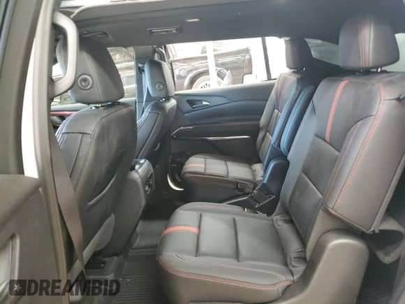 2025 Chevrolet Traverse FWD RS z VIN 1GNERLRS2SJ173881, wystawiony jako Copart lot #66517235 z przebiegiem 3 698 mil mil oraz Szkoda całkowita • Salvage title. Historia ofert i sprzedaży dostępna na DreamBid. Obrazek 11.