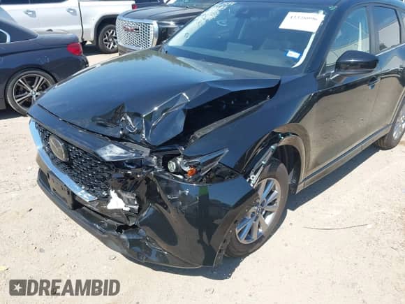 2025 Mazda CX-5 S Preferred z VIN JM3KFBCL9S0701946, wystawiony jako IAAI lot #43328996 z przebiegiem 4 208 mil mil oraz . Historia ofert i sprzedaży dostępna na DreamBid. Obrazek 6.