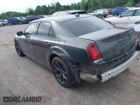 2022 Chrysler 300 Touring L с VIN 2C3CCADG7NH158859, выставлен на аукционе IAAI как лот 42646713 с пробегом 46 177 миль миль и . История ставок и продаж доступна на DreamBid. Изображение 14.