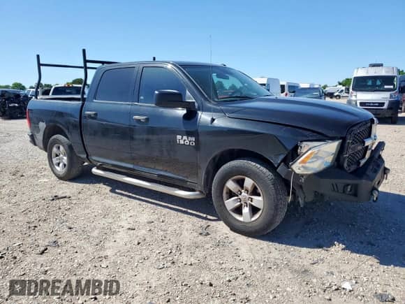 2018 Ram 1500 Tradesman z VIN 3C6RR6KG2JG225504, wystawiony jako Copart lot #56739575 z przebiegiem 137 272 mil mil oraz Szkoda całkowita • Salvage title. Historia ofert i sprzedaży dostępna na DreamBid. Obrazek 4.