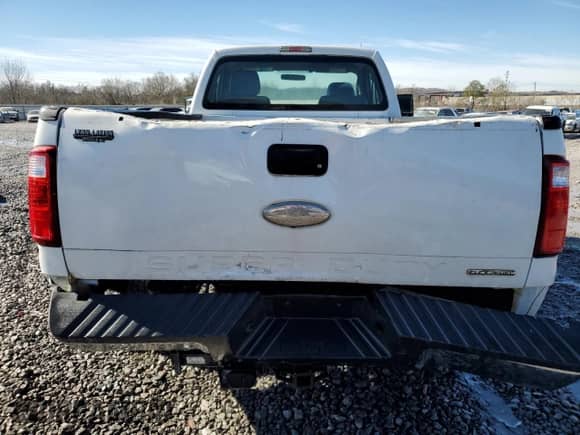 2012 Ford F-250 XL z VIN 1FTBF2A62CEB65027, wystawiony jako Copart lot #87708765 z przebiegiem 119 132 mil mil oraz Szkoda całkowita • Salvage title. Historia ofert i sprzedaży dostępna na DreamBid. Obrazek 6.