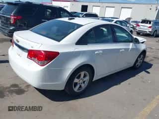 2015 Chevrolet Cruze LT с VIN 1G1PC5SB9F7271861, выставлен на аукционе IAAI как лот 42215031 с пробегом 121 470 миль миль и . История ставок и продаж доступна на DreamBid. Изображение 4.