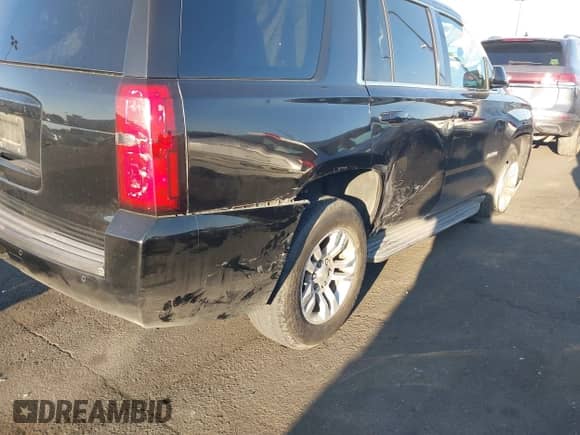 2017 Chevrolet Tahoe LS с VIN 1GNSCAKC7HR379316, выставлен на аукционе IAAI как лот 42677130 с пробегом 100 844 миль миль и . История ставок и продаж доступна на DreamBid. Изображение 6.