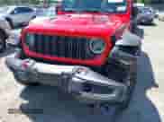2025 Jeep Wrangler Rubicon z VIN 1C4PJXFN4SW573748, wystawiony jako IAAI lot #42660183 z przebiegiem 763 mil mil oraz . Historia ofert i sprzedaży dostępna na DreamBid. Obrazek 20.