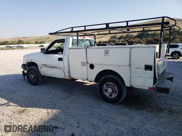 2007 Chevrolet Silverado 2500HD Work Truck z VIN 1GBHC24U17E169352, wystawiony jako Copart lot #64453495 z przebiegiem 245 000 mil mil oraz Szkoda całkowita • Salvage title. Historia ofert i sprzedaży dostępna na DreamBid. Obrazek 2.