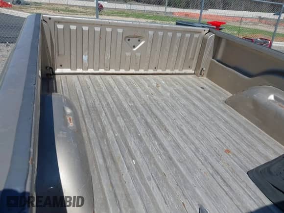 2003 Dodge Dakota z VIN 1D7FL16X13S358492, wystawiony jako IAAI lot #41903051 z przebiegiem 151 162 mil mil oraz . Historia ofert i sprzedaży dostępna na DreamBid. Obrazek 8.