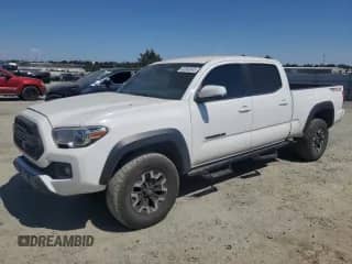2019 Toyota Tacoma SR5 с VIN 3TMDZ5BN5KM079663, выставлен на аукционе Copart как лот 62890345 с пробегом 60 246 миль миль и Списание • Salvage title. История ставок и продаж доступна на DreamBid. Изображение 1.
