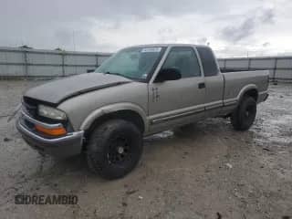 2000 Chevrolet S-10 LS z VIN 1GCDT19W3YK199406, wystawiony jako Copart lot #60199625 z przebiegiem 158 047 mil mil oraz Szkoda całkowita • Salvage title. Historia ofert i sprzedaży dostępna na DreamBid. Obrazek 1.